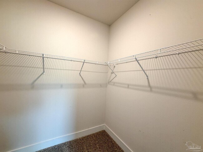 Building Photo - 9899 Starling Dr