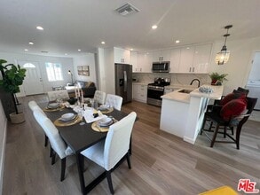 Building Photo - 4522 Mammoth Ave