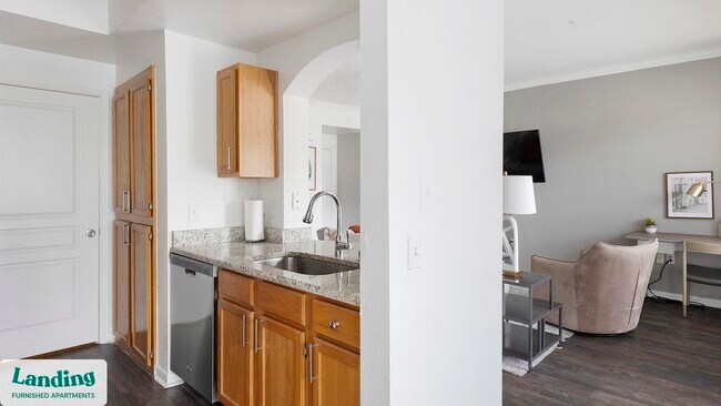 Building Photo - 1000 Henderson St