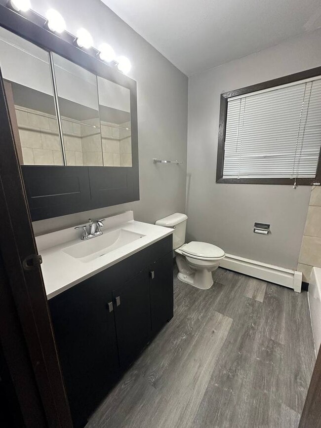 Building Photo - 14803 Kilpatrick Ave