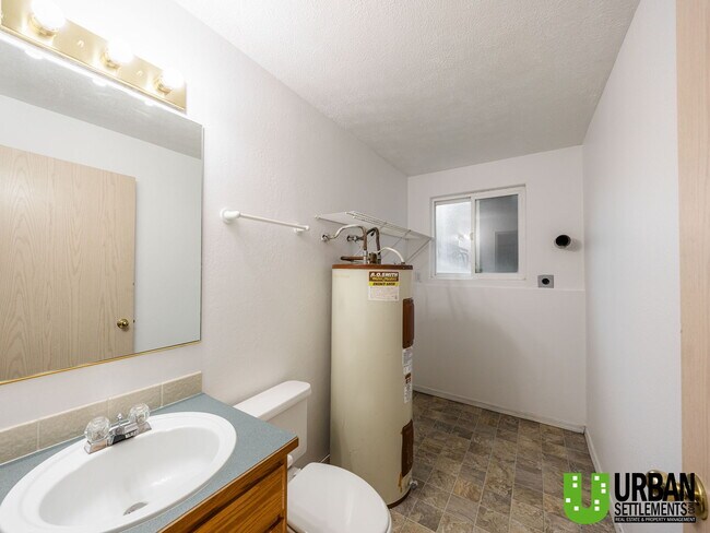 Building Photo - 15313 E Mission Ave