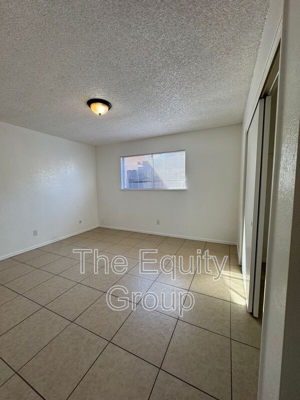 Building Photo - 2023 S Tracy Ct