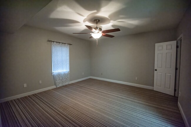 Building Photo - 7007 Dorsey Dr