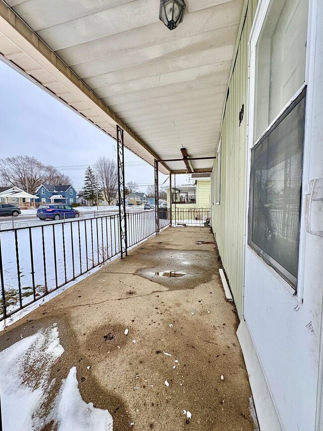 Building Photo - 919 S 25th St