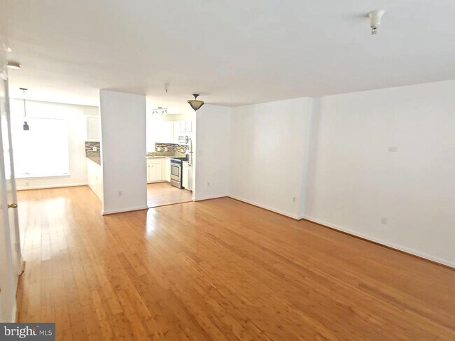 Building Photo - 19437 Rayfield Dr