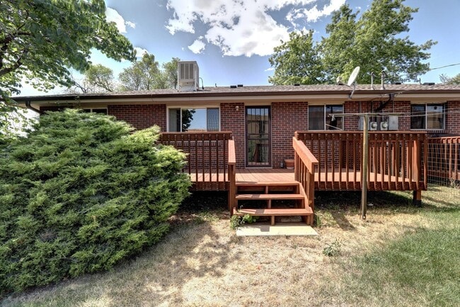 Building Photo - Lakewood! Walk to Belmar Town Center 3 bed...