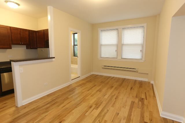 Building Photo - 4349 N Damen Ave