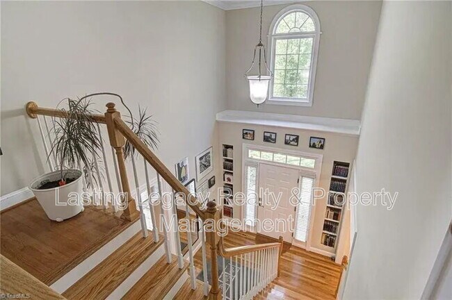 Building Photo - 475 Ashbry Run Dr