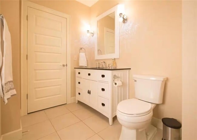 Building Photo - 212 SE A St