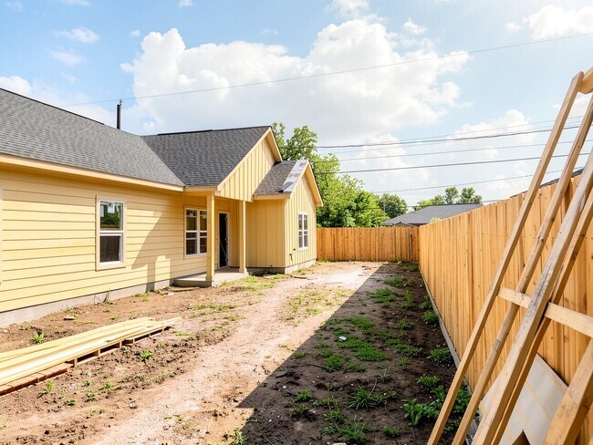 Building Photo - 5838 Beldart St