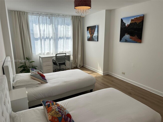 Building Photo - 6039 Collins Ave