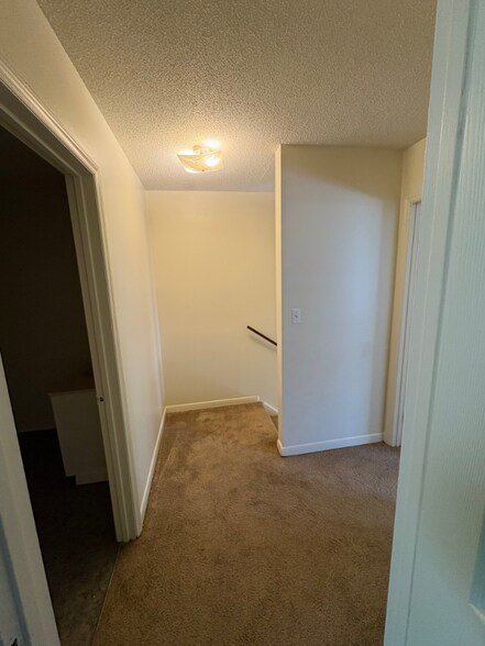 Building Photo - 122 Carriage Pl