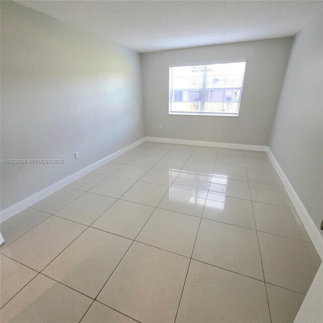 Building Photo - 301 NW 177th St