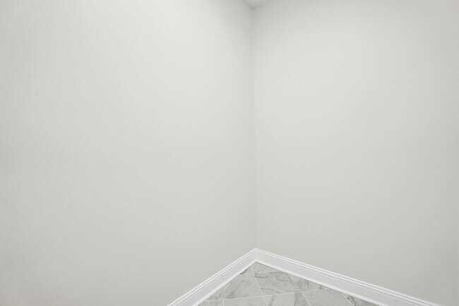 Building Photo - East Duffy Street