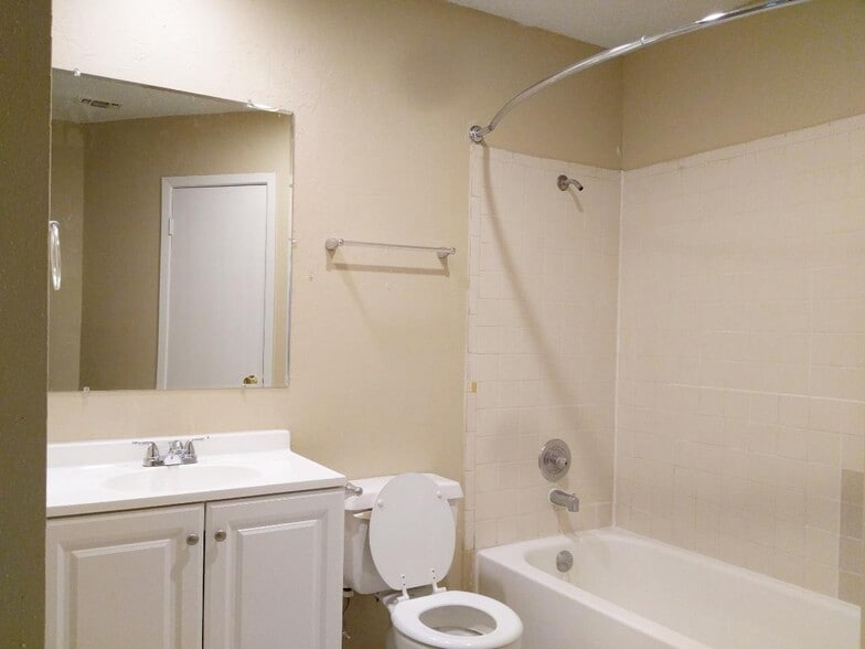 Bathroom 2 - 2514 Corian Glen Dr