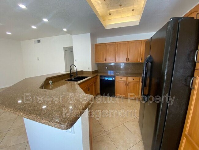 Building Photo - 11666 N 28th Dr