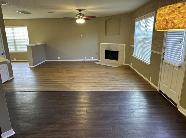 Building Photo - 17438 Ivy Stream Dr