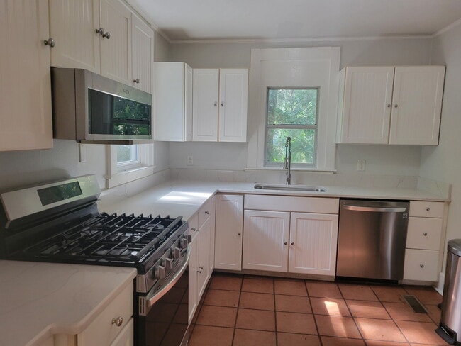 Building Photo - 794 Ribaut Rd