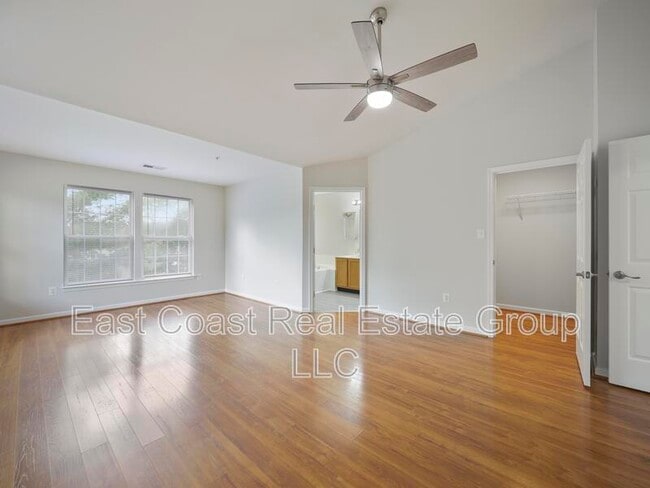 Building Photo - 6100 Newport Terrace