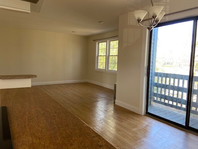 Building Photo - 158 N Twin Oaks Ter