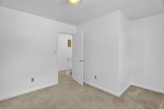 Building Photo - 1404 Coral Ct