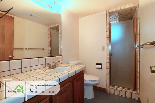 Building Photo - 10560 Old Oregon Trl