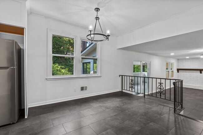 Building Photo - 4003 Rockbridge Rd
