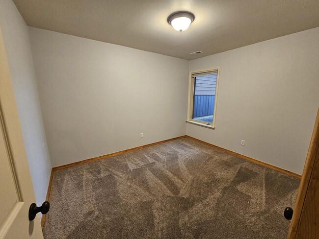 Building Photo - 311 E Golf Pl