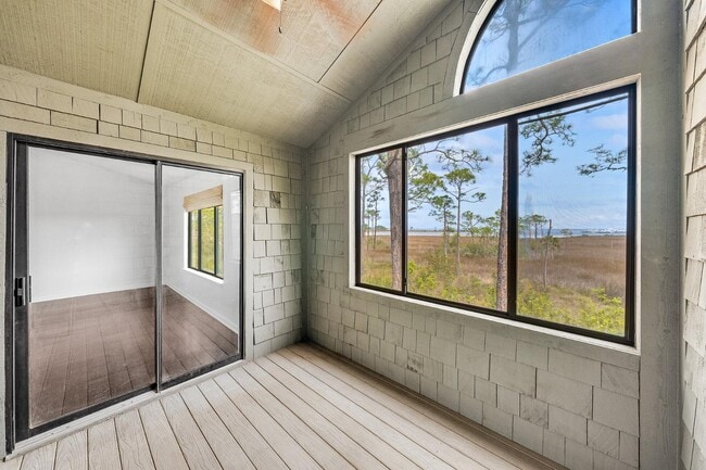 Building Photo - 8983 Heron Walk Dr