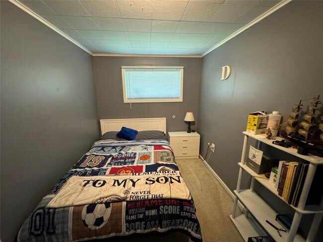 Building Photo - 9 Second St