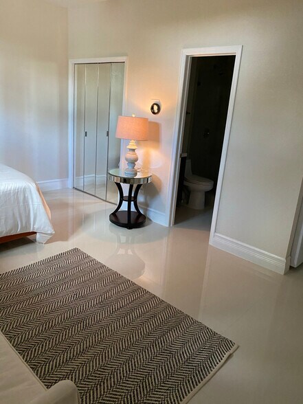 Building Photo - 12400 SW 97th Ave