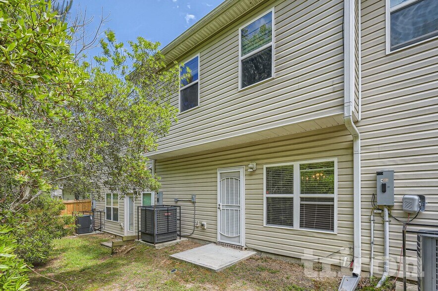 Building Photo - 7170 Fringe Flower Dr