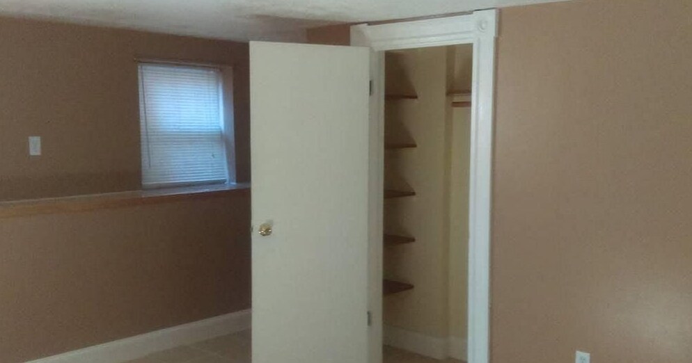 Extra Storage - 2625 N Calvert St