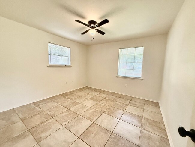 Building Photo - Home for Lease