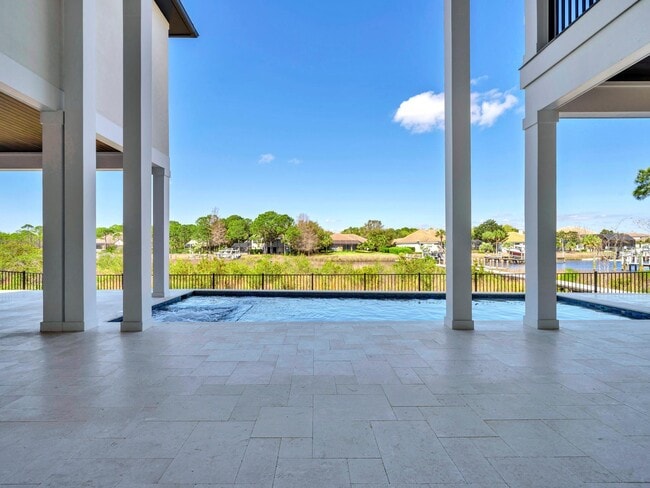 Building Photo - 330 Kelly Plantation Dr