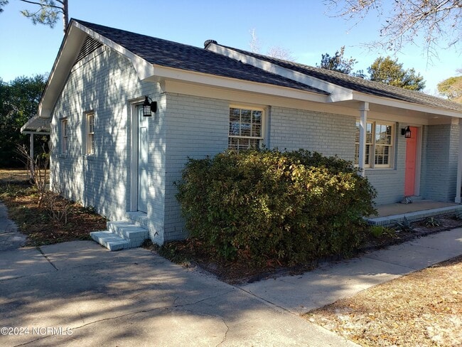 Building Photo - 809 Shakespeare Dr