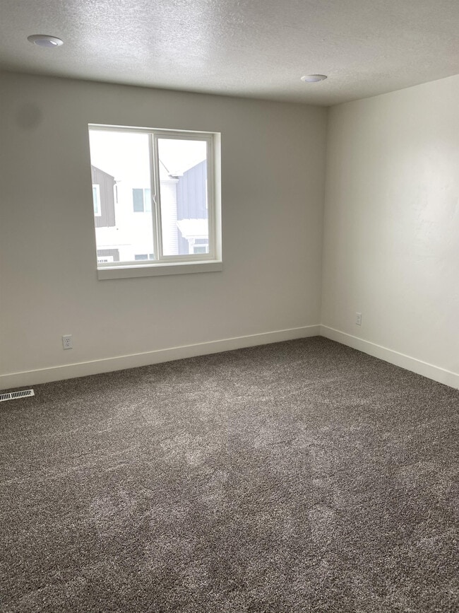 Building Photo - 51 W 440