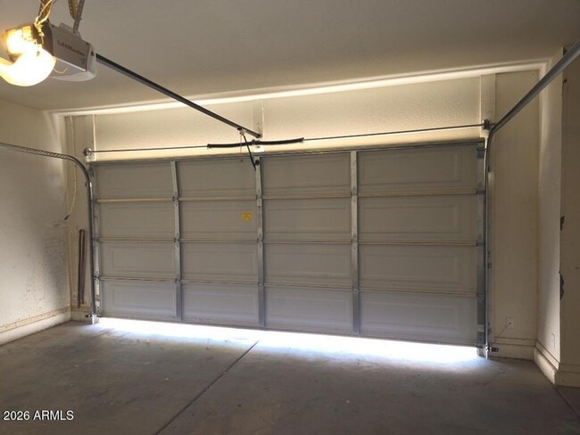 Building Photo - 1064 S Jesse Pl