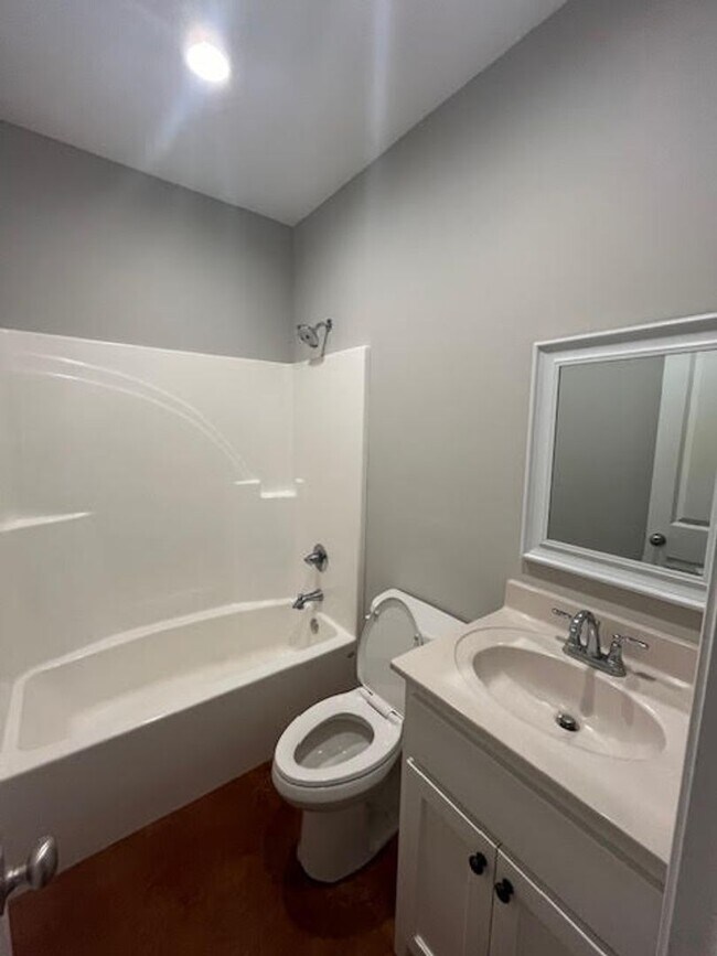 Building Photo - 43 E First St