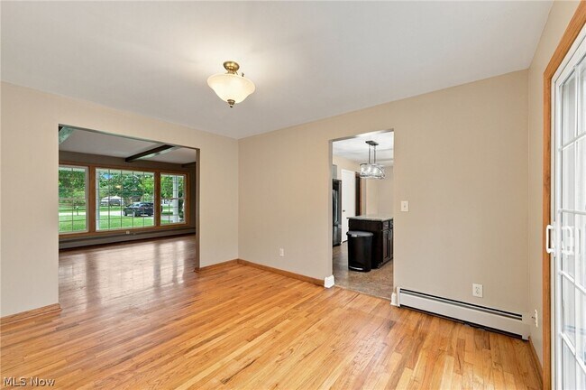 Building Photo - 3527 E Smith Rd