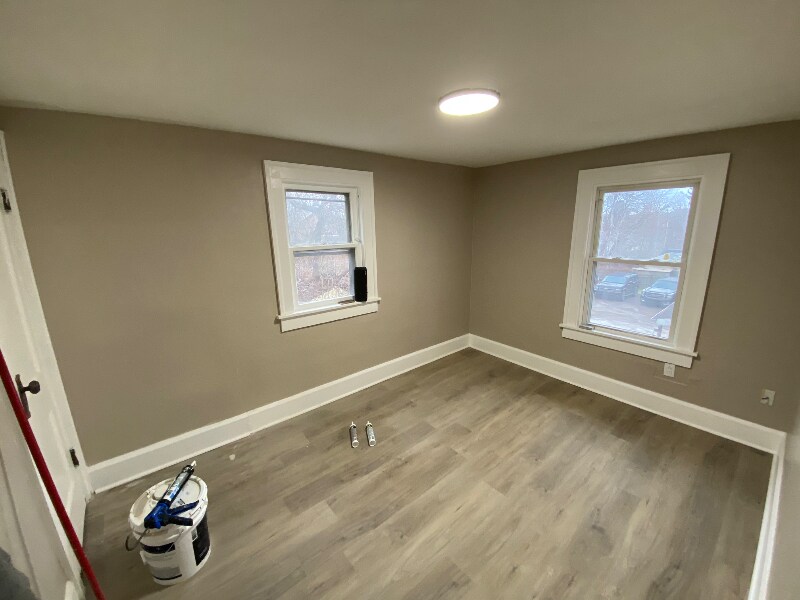 Building Photo - 185 Rowland Ave