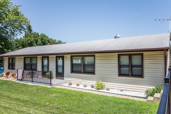 Building Photo - 2242 Zumbehl Rd