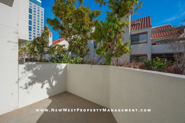 Building Photo - Spacious Marina District 1 Bedroom at Park Row!