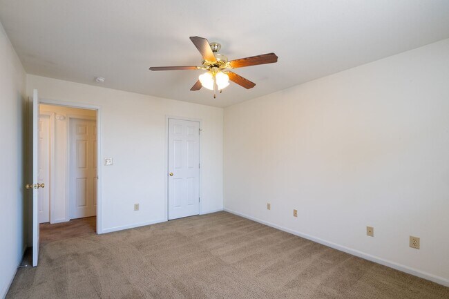 Building Photo - 3523-3525 Prescott Dr.