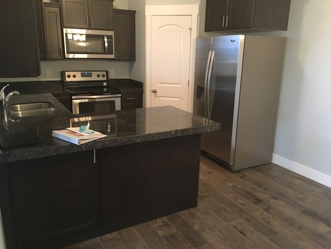 Building Photo - Brand New 3 Bed 2 Bath Condo!