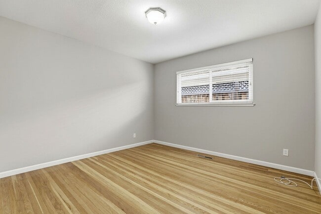 Building Photo - Wow! What a Great Home! Available Now!