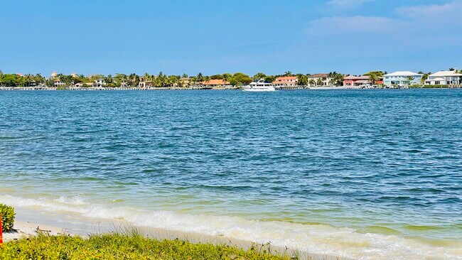 Building Photo - 107 Half Moon Cir