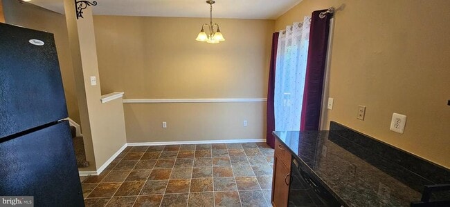 Building Photo - 6870 Ducketts Ln