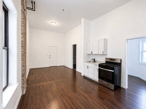 Building Photo - 8714 S Commercial Ave