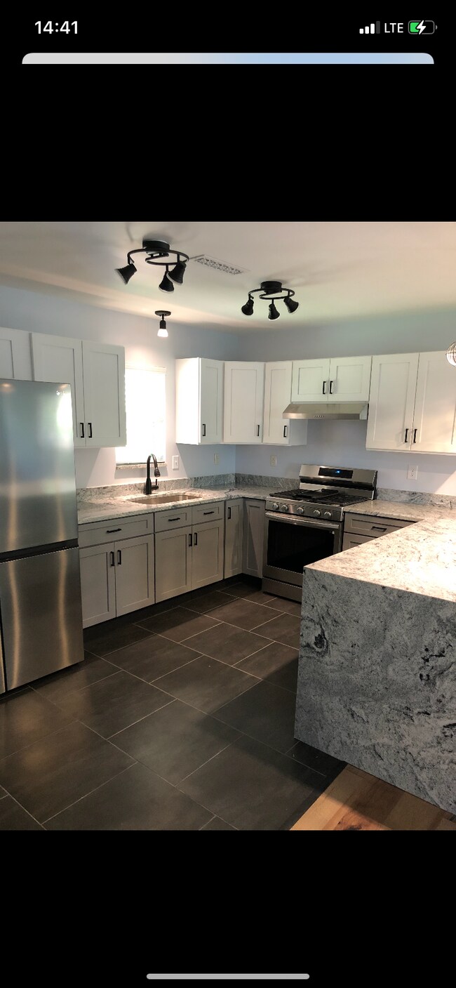 Building Photo - 186 N Lancaster St